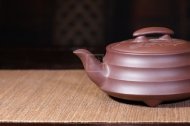 《三足橋韻》宜興紫砂工藝美術(shù)師手工紫砂壺茶具壺紫茄泥